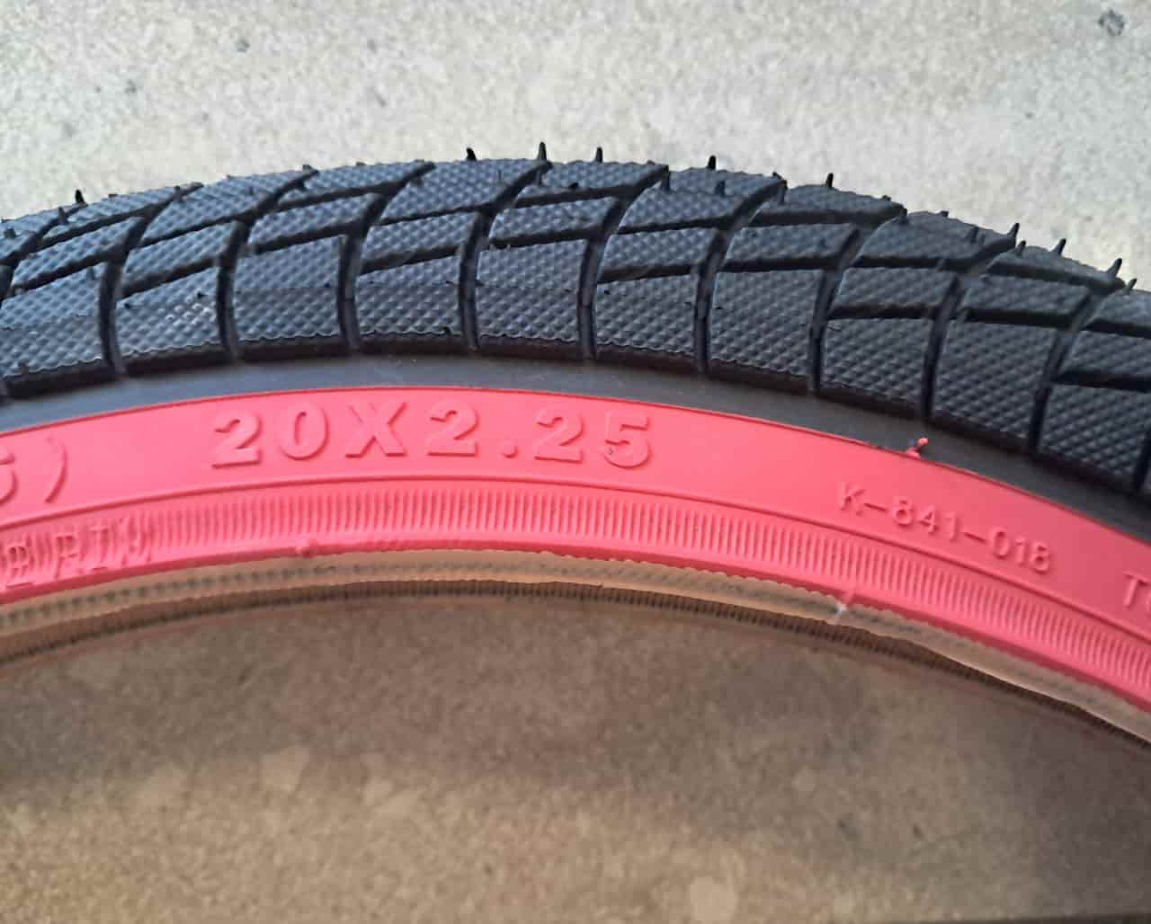 Ελαστικό 20×2.25 Kenda K841 (μαύρο-κόκκινο)